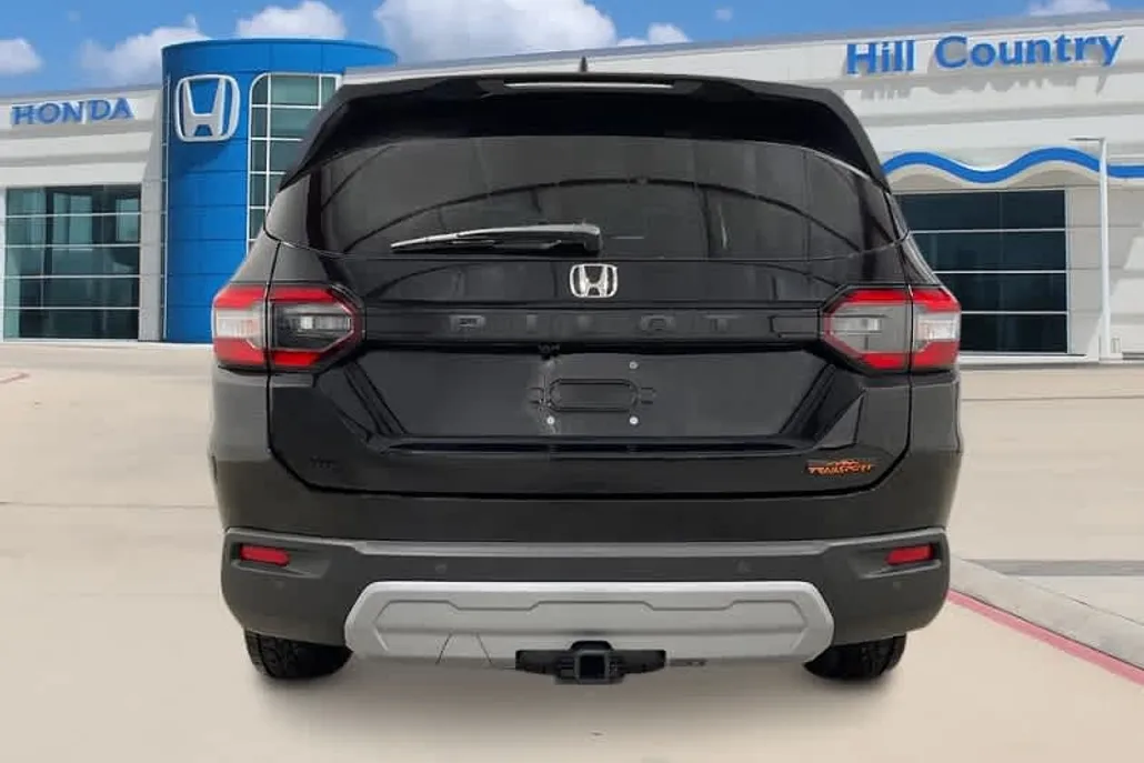 2025 Honda Pilot TrailSport photo 1