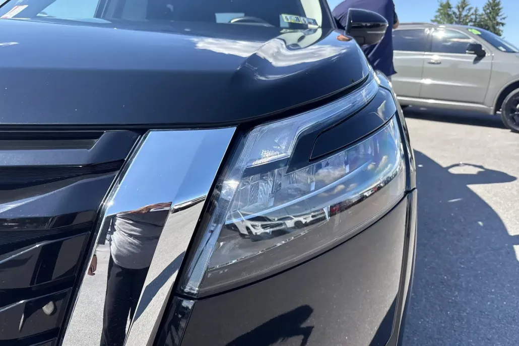 2024 Nissan Pathfinder SV photo 1