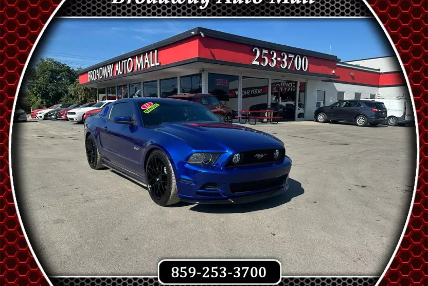 2013 Ford Mustang GT photo 1