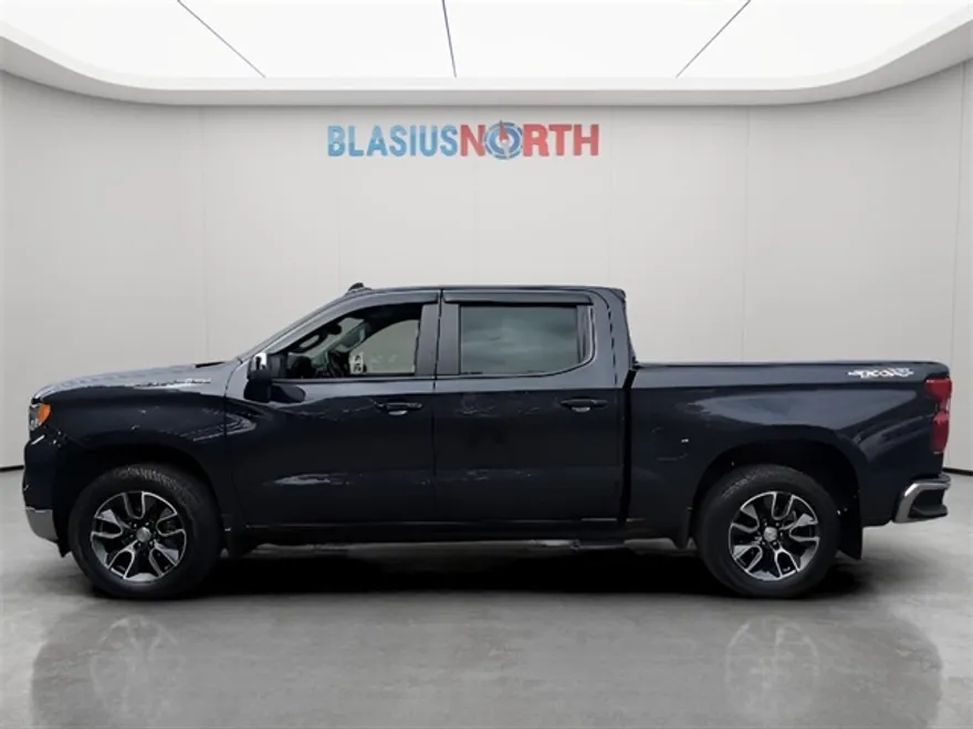 2023 Chevrolet Silverado 1500 LT photo 1