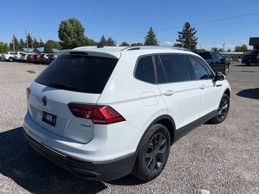 2024 Volkswagen Tiguan SE Wolfsburg Edition photo 1
