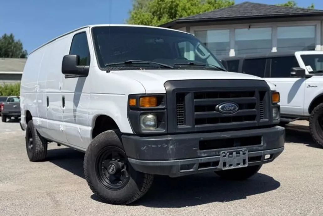 2011 Ford E-350 photo 1