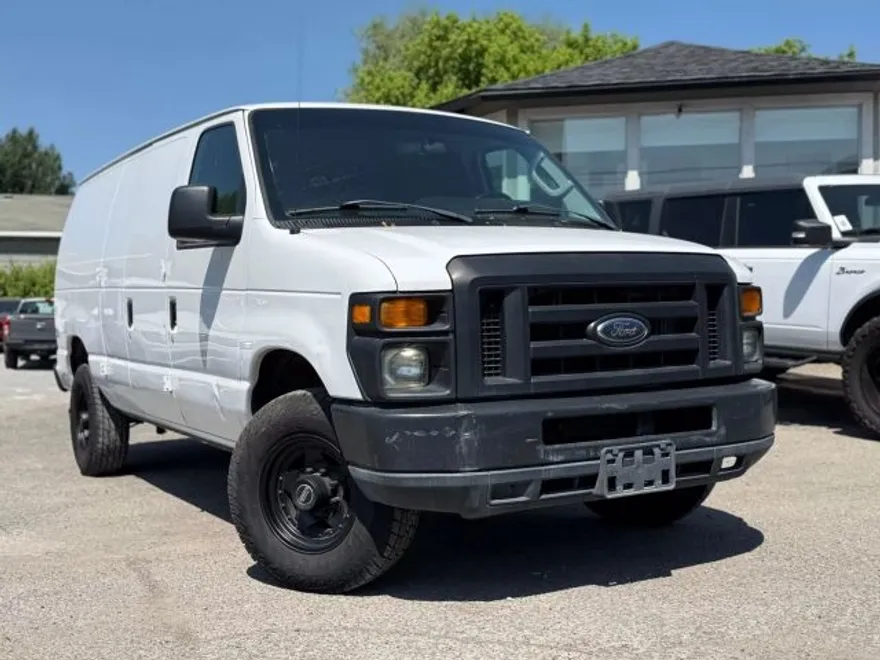 2011 Ford E-350 photo 1