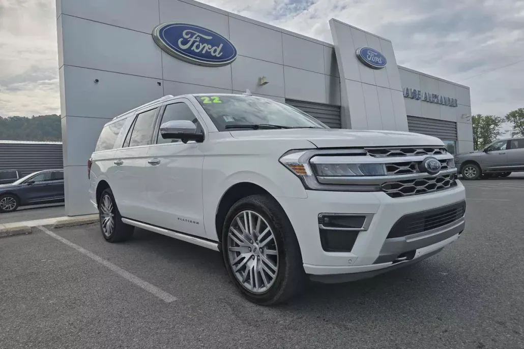2022 Ford Expedition MAX Platinum photo 1