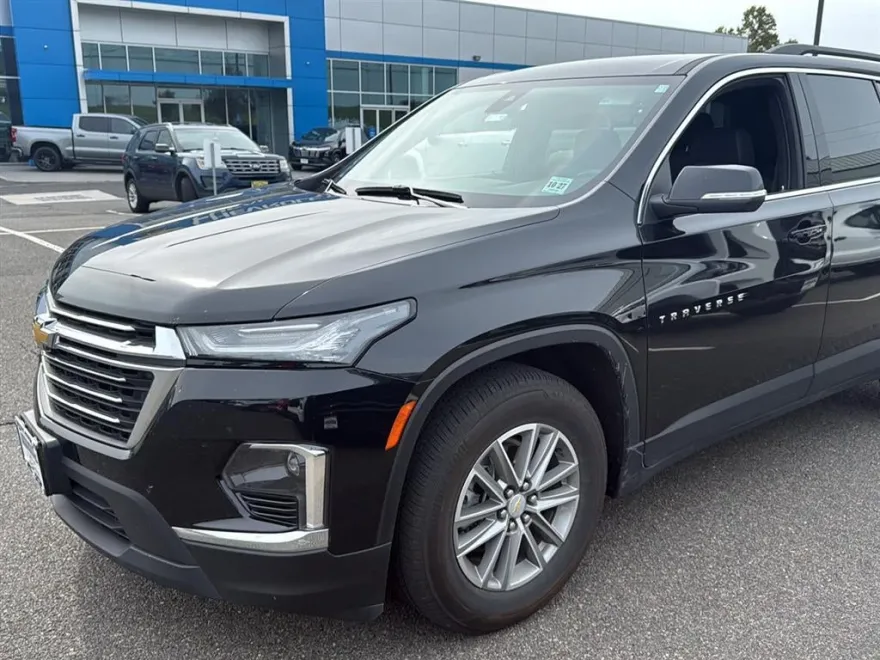 2023 Chevrolet Traverse Leather photo 1