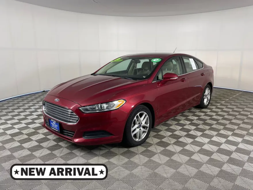 2016 Ford Fusion SE photo 1