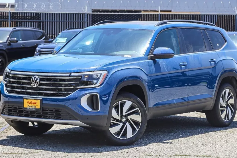 2025 Volkswagen Atlas SE Technology photo 1