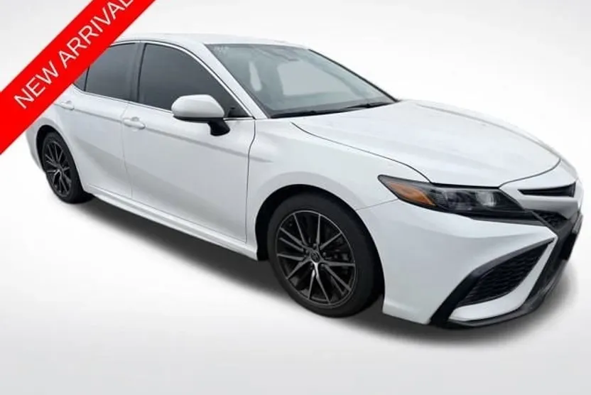 2021 Toyota Camry SE photo 1