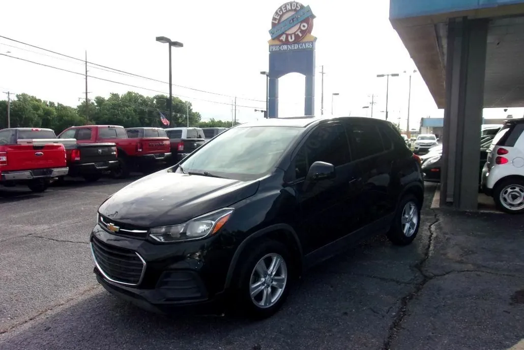 2020 Chevrolet Trax LS photo 1
