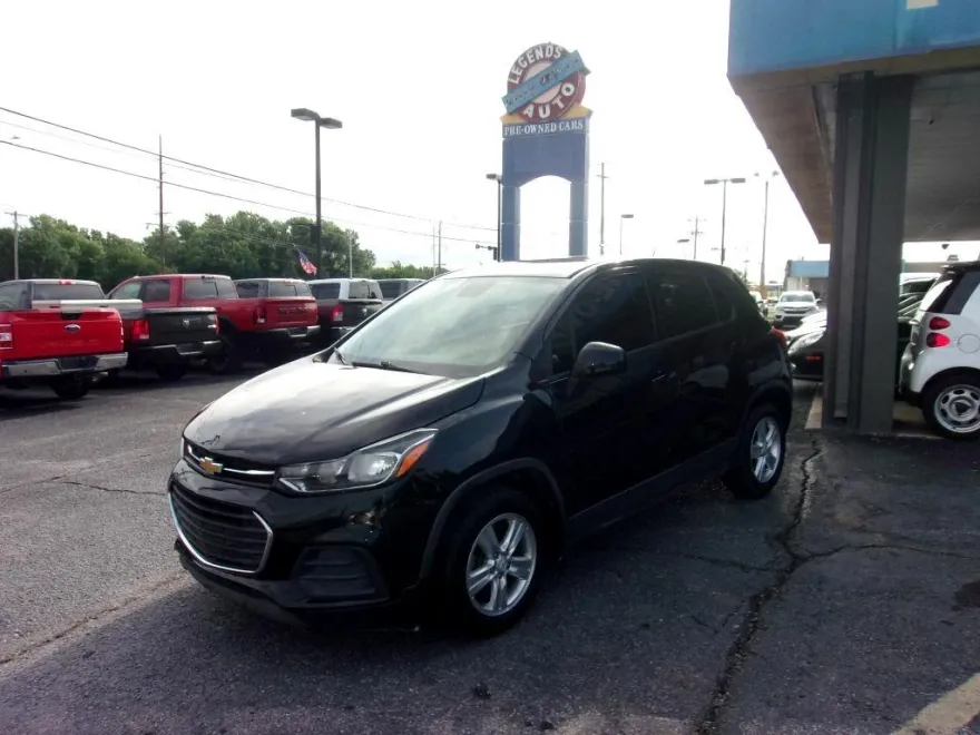 2020 Chevrolet Trax LS photo 1