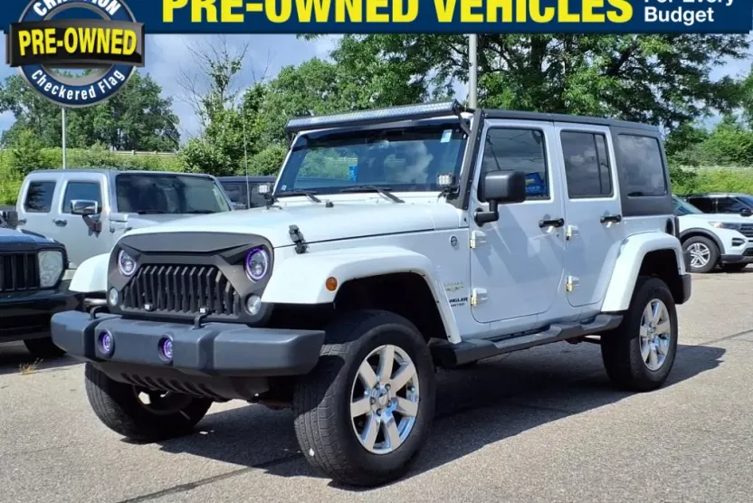 2015 Jeep Wrangler Unlimited Sahara photo 1