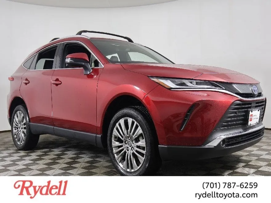 2024 Toyota Venza XLE photo 1