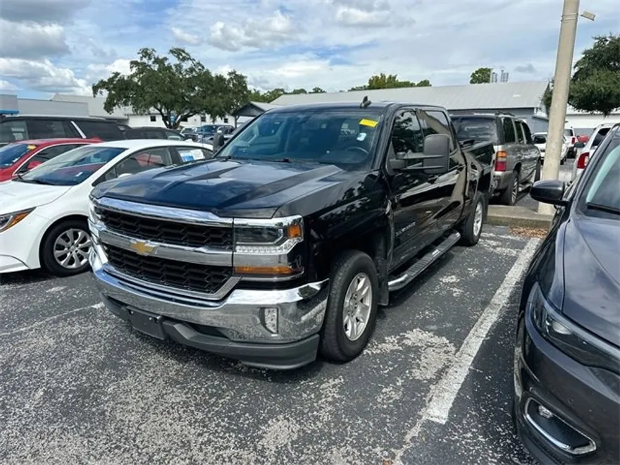 2018 Chevrolet Silverado 1500 LT photo 1