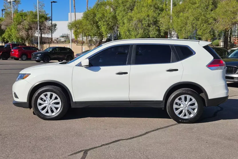 2016 Nissan Rogue S photo 1