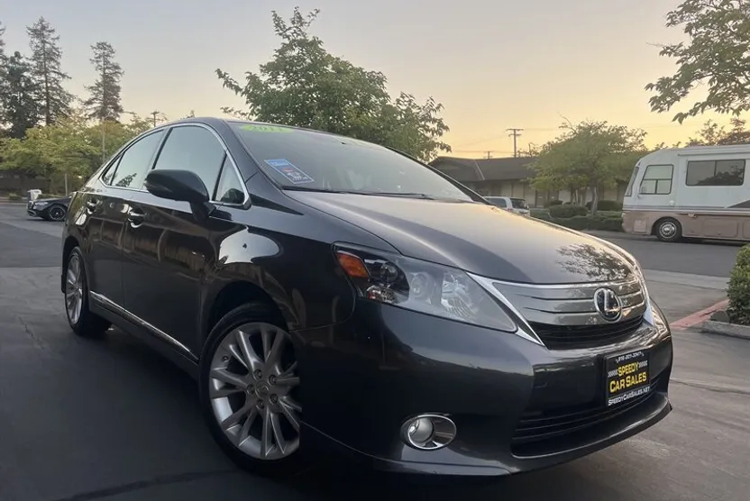 2011 Lexus HS 250h photo 1