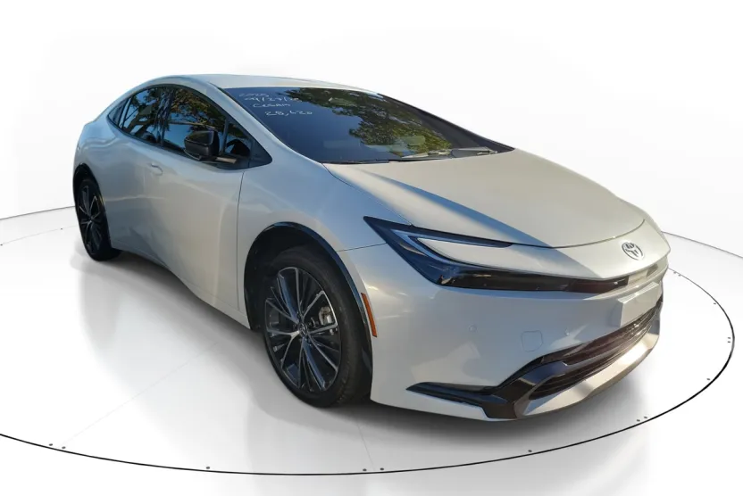 2025 Toyota Prius XLE photo 1