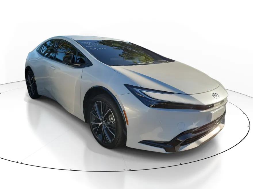 2025 Toyota Prius XLE photo 1