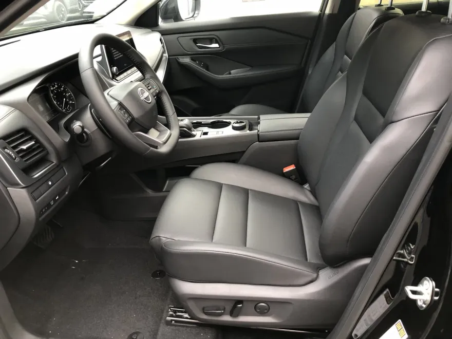 2026 Nissan Rogue SV photo 1