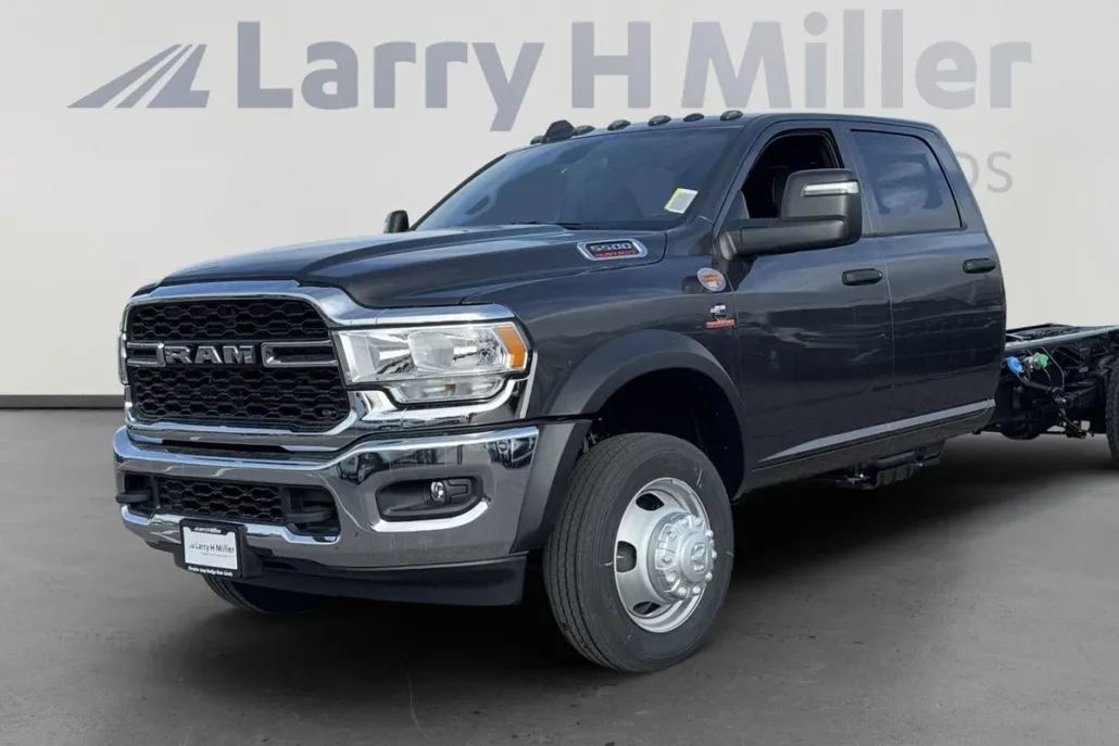 2024 Ram 5500 Tradesman photo 1