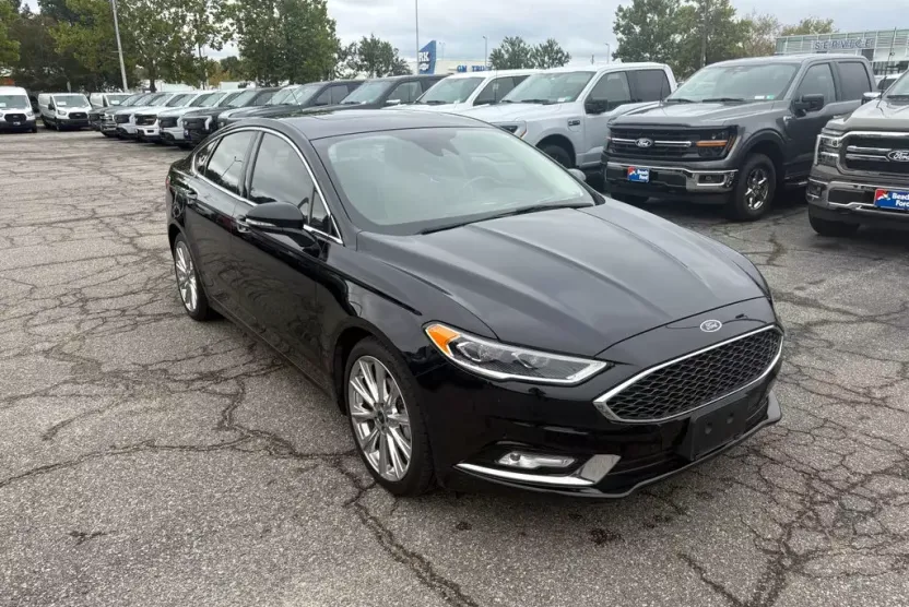 2017 Ford Fusion Platinum photo 1