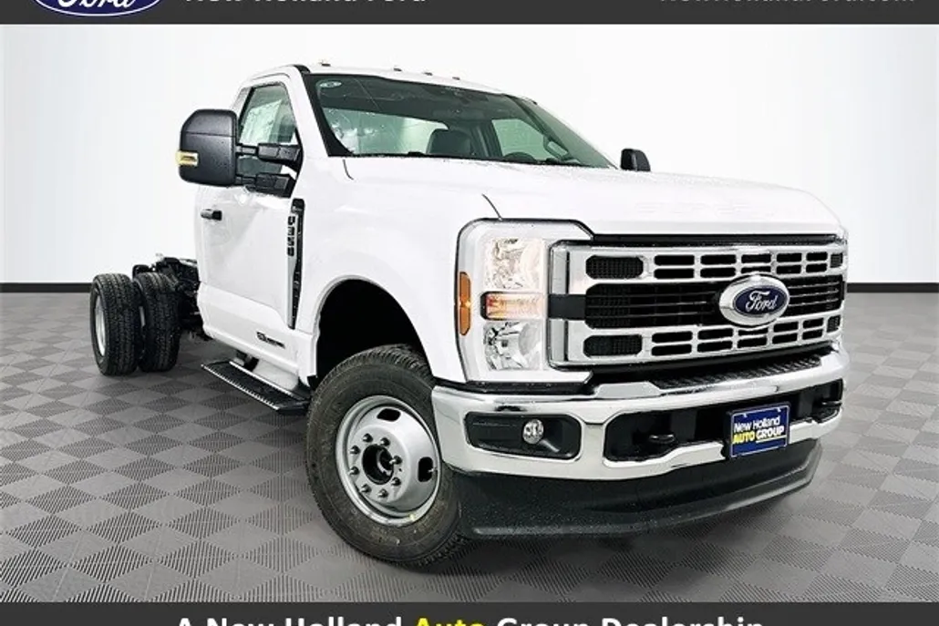 2025 Ford F-350 XL photo 1