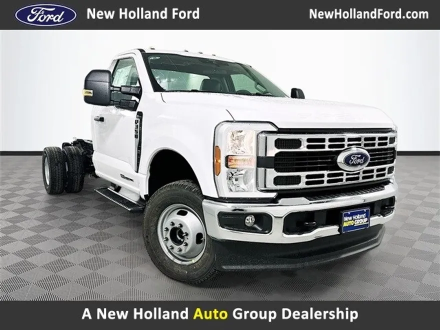 2025 Ford F-350 XL photo 1