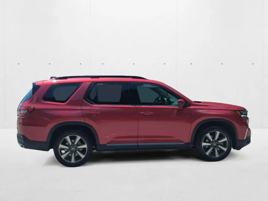 2025 Honda Pilot Touring photo 1