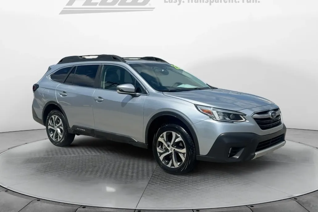 2022 Subaru Outback Limited XT photo 1