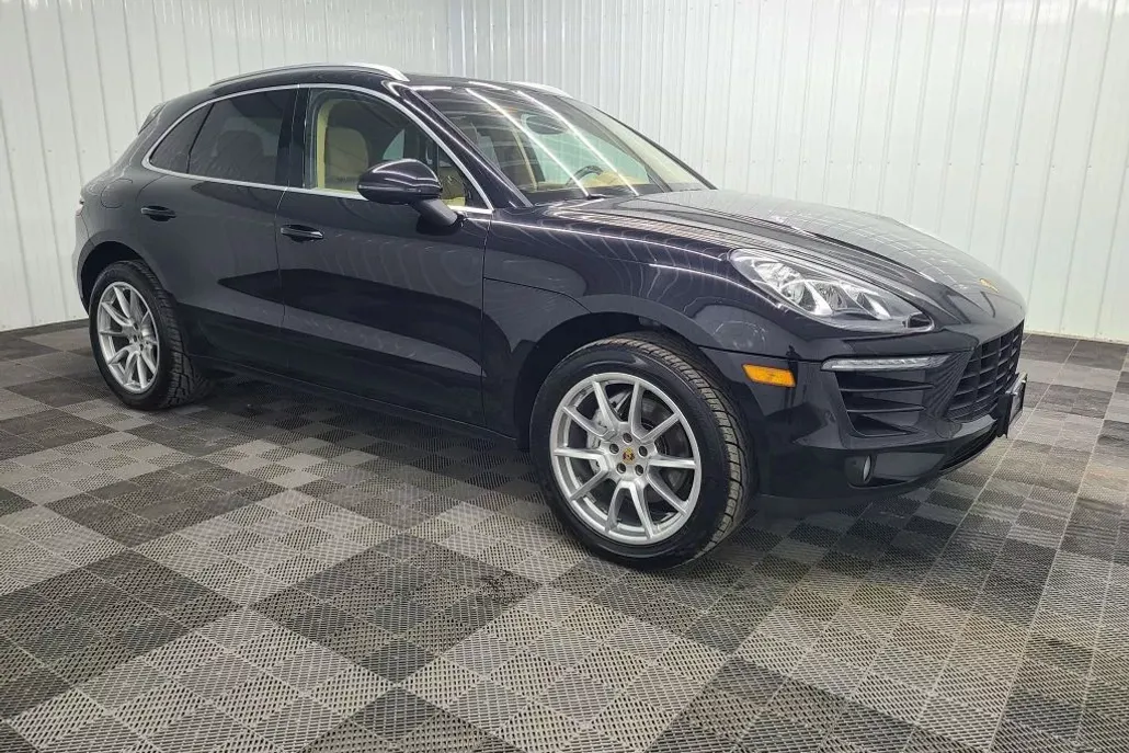 2015 Porsche Macan S photo 1