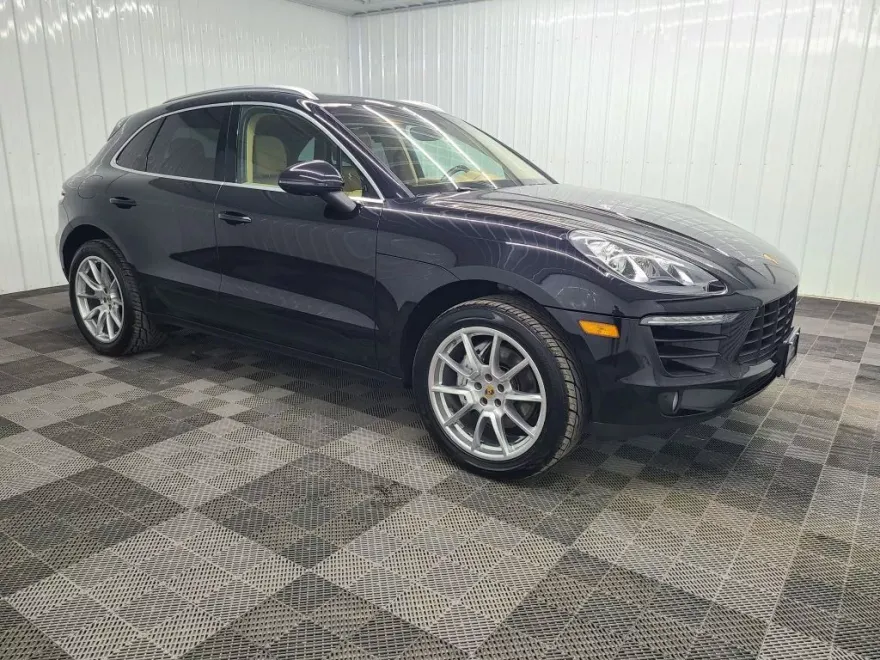 2015 Porsche Macan S photo 1