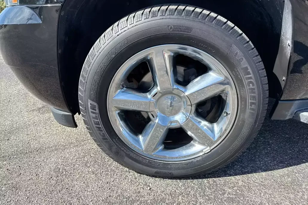 2013 Chevrolet Suburban LTZ photo 1