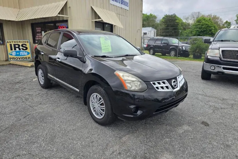 2014 Nissan Rogue Select S photo 1
