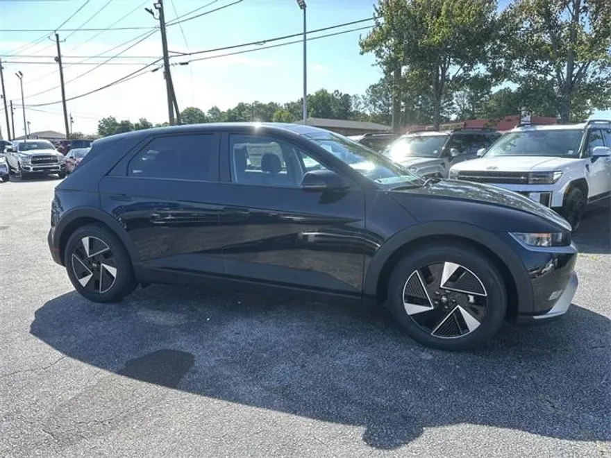 2025 Hyundai Ioniq 5 SE photo 1