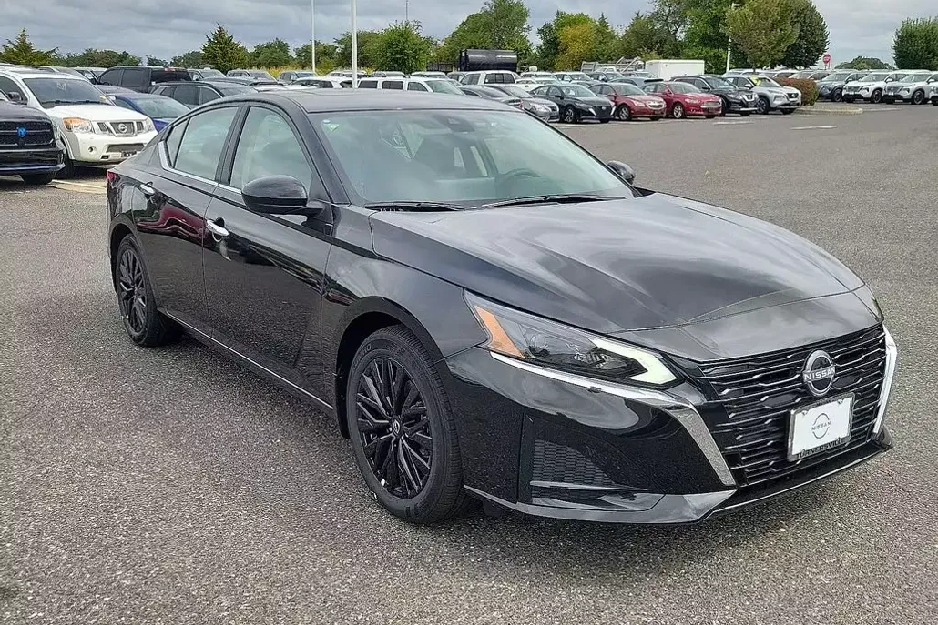 2025 Nissan Altima 2.5 SV photo 1