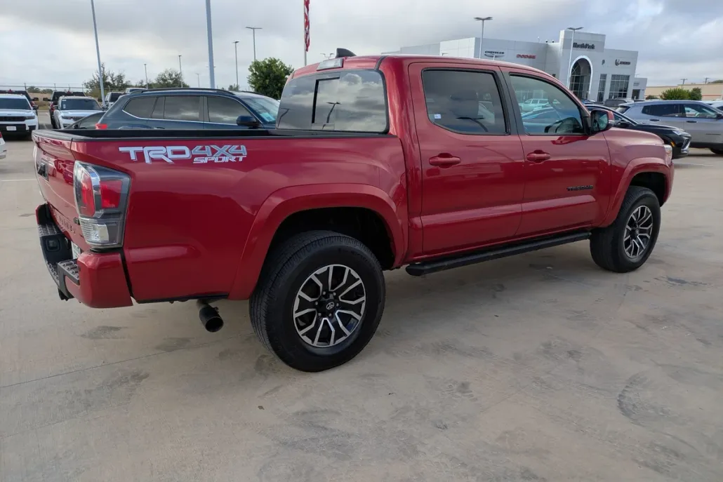 2022 Toyota Tacoma TRD Sport photo 1