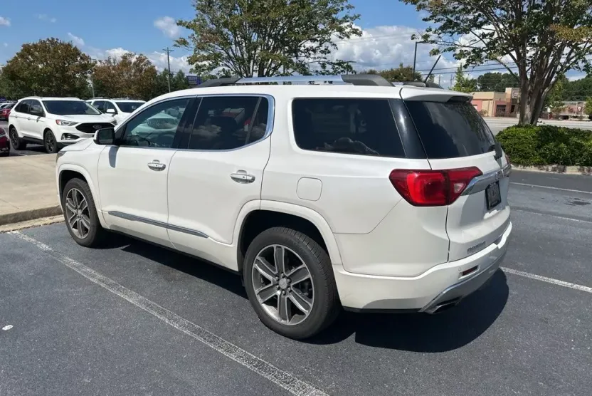 2017 Gmc Acadia Denali photo 1