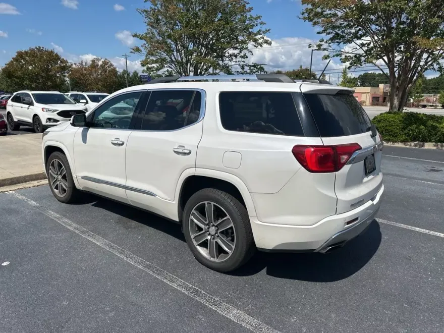 2017 Gmc Acadia Denali photo 1