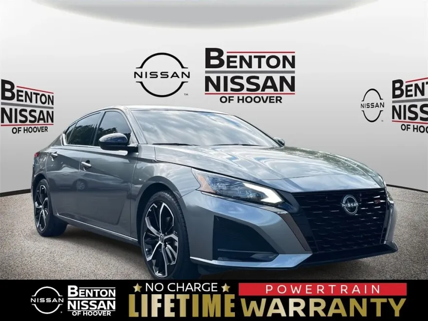 2023 Nissan Altima 2.5 SR photo 1