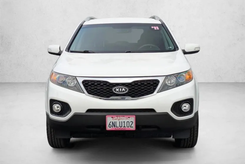 2011 Kia Sorento LX photo 1