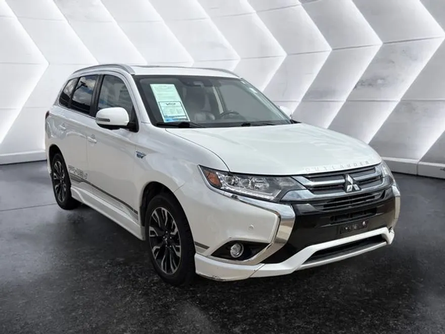 2018 Mitsubishi Outlander PHEV GT photo 1