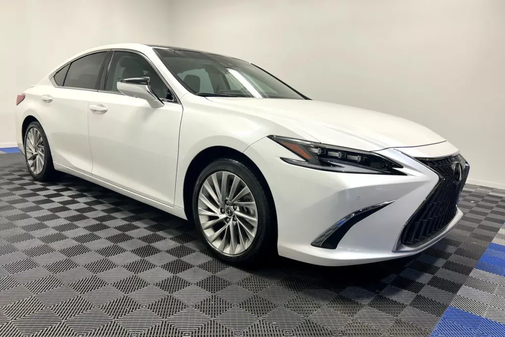 2022 Lexus ES 350 Ultra Luxury photo 1