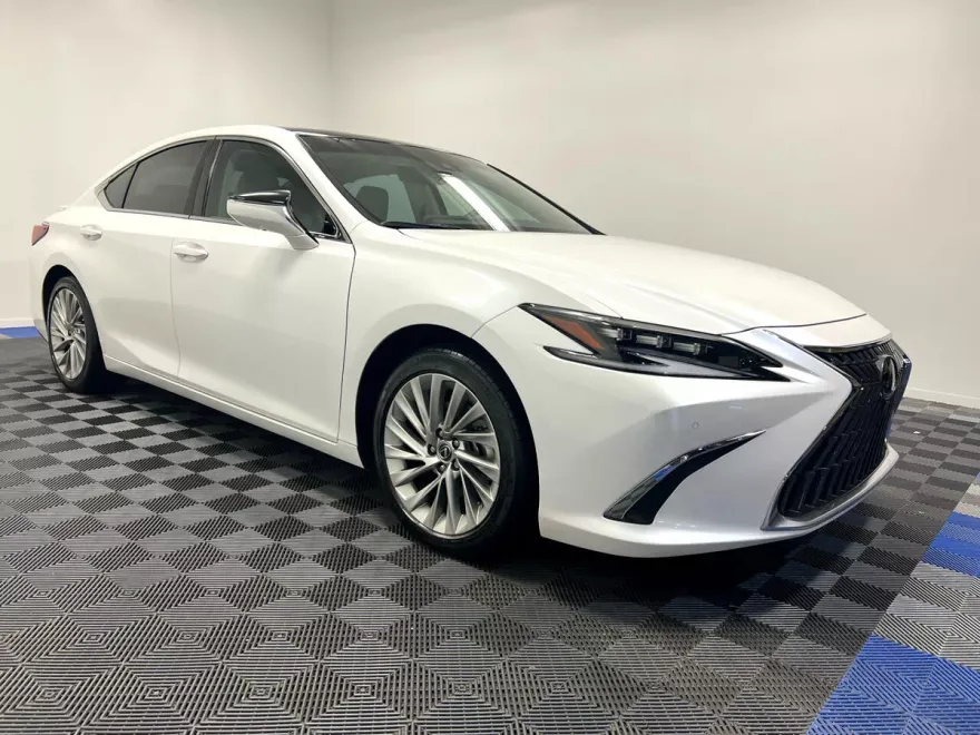 2022 Lexus ES 350 Ultra Luxury photo 1