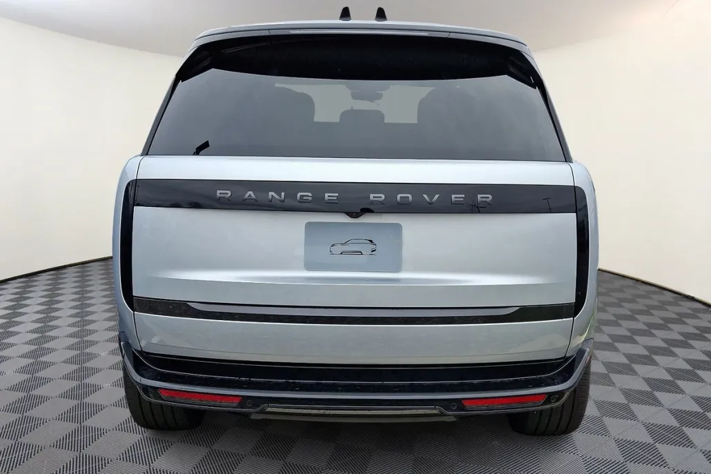 2025 Land Rover Range Rover SE photo 1