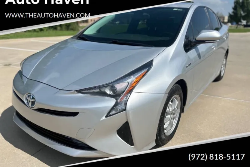 2016 Toyota Prius Two Eco Three Four Touring photo 1