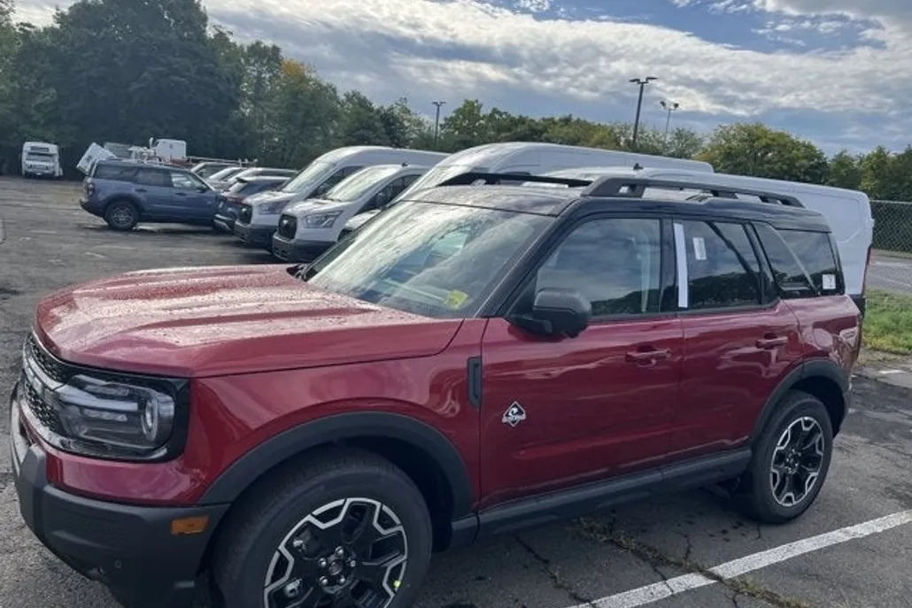 2025 Ford Bronco Sport Outer Banks photo 1