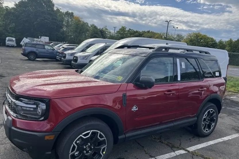 2025 Ford Bronco Sport Outer Banks photo 1