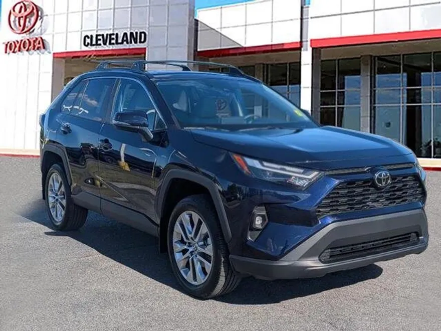 2025 Toyota RAV4 XLE Premium photo 1