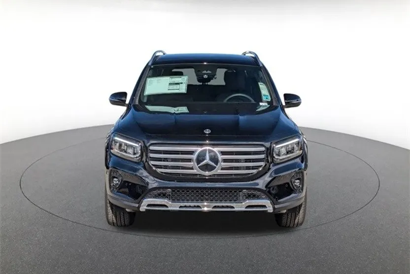 2025 Mercedes Benz GLB 250 4MATIC photo 1