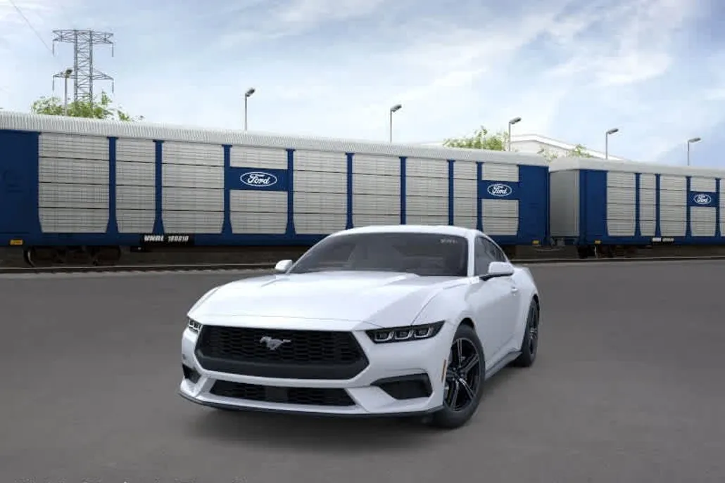 2025 Ford Mustang EcoBoost photo 1