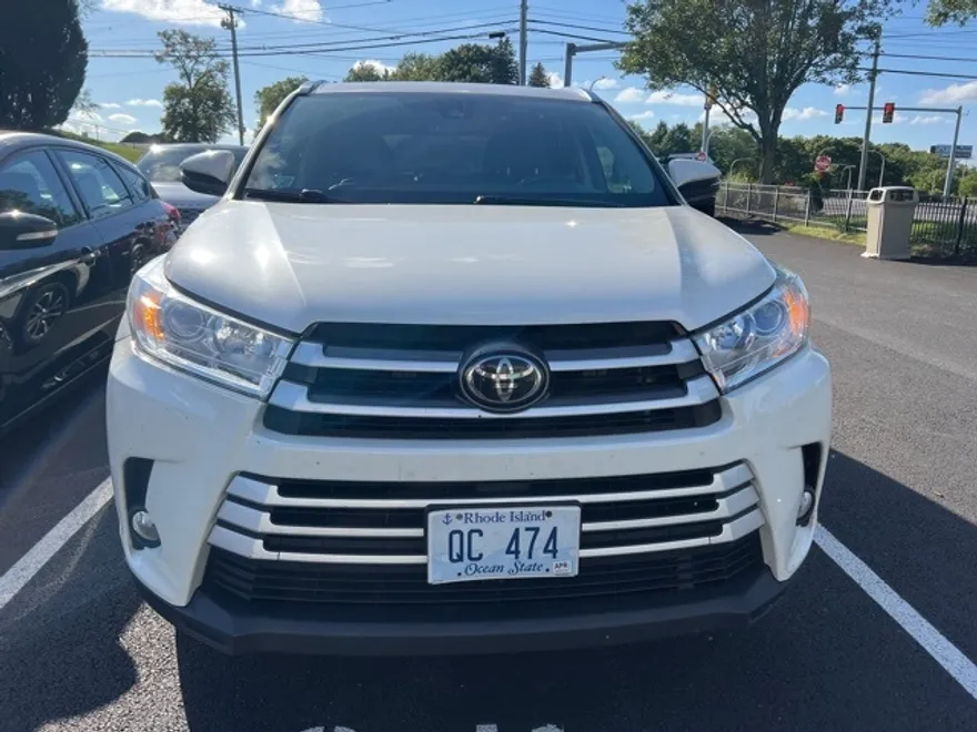 2019 Toyota Highlander XLE photo 1